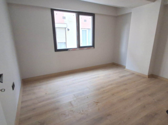 Bahçelievler Camlıkahve'de 3,Kat Ön Cephe 2+1 Sıfır Asansörlü 85 m2