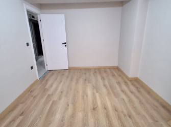 Bahçelievler Camlıkahve'de 3,Kat Ön Cephe 2+1 Sıfır Asansörlü 85 m2