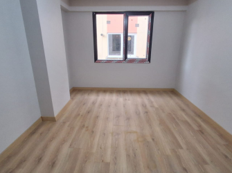 Bahçelievler Camlıkahve'de 3,Kat Ön Cephe 2+1 Sıfır Asansörlü 85 m2