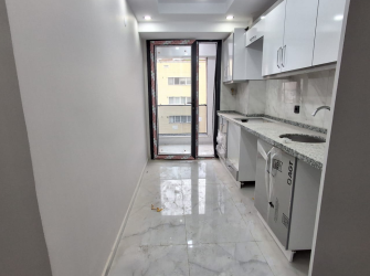 Bahçelievler Camlıkahve'de 3,Kat Ön Cephe 2+1 Sıfır Asansörlü 85 m2