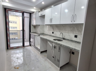 Bahçelievler Camlıkahve'de 3,Kat Ön Cephe 2+1 Sıfır Asansörlü 85 m2