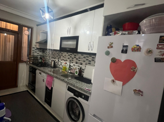 Güngören'de Tramvaya Yakın 1,Kat  10 Yıllık 2+1 Çift Cephe 70 m2 Balkonlu