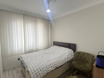 Güngören'de Tramvaya Yakın 1,Kat  10 Yıllık 2+1 Çift Cephe 70 m2 Balkonlu