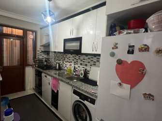 Güngören'de Tramvaya Yakın 1,Kat  10 Yıllık 2+1 Çift Cephe 70 m2 Balkonlu