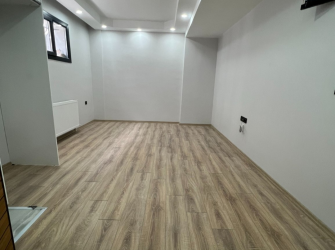 Güngören Haznedar'da 1+1 Açık Mutfaklı 50 m2 Bahçe Katı 