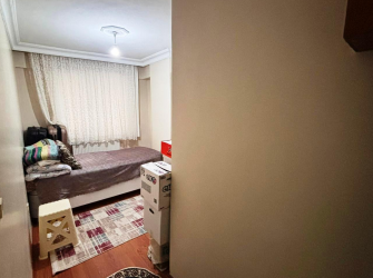 Bahçelievler Soğanlı Meydan'da 2005 Yapımı 1. Kat 3+1 Asansörlü