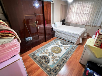 Bahçelievler Soğanlı Meydan'da 2005 Yapımı 1. Kat 3+1 Asansörlü