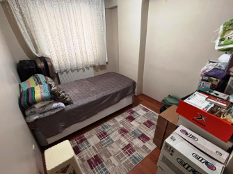 Bahçelievler Soğanlı Meydan'da 2005 Yapımı 1. Kat 3+1 Asansörlü