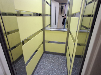 Güngören'de Tramvaya Yakın 2+1 Asansörlü 3,Kat  9 Yıllık Bina 