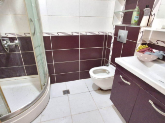 Güngören'de Tramvaya Yakın 2+1 Asansörlü 3,Kat  9 Yıllık Bina 