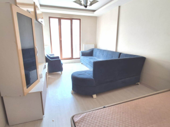 Güngören'de Tramvaya Yakın 2+1 Asansörlü 3,Kat  9 Yıllık Bina 