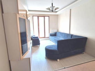 Güngören'de Tramvaya Yakın 2+1 Asansörlü 3,Kat  9 Yıllık Bina 