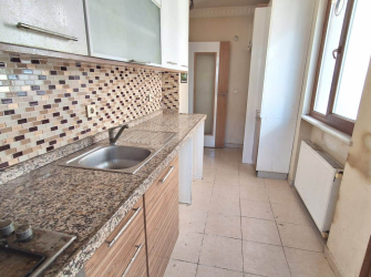 Güngören'de Tramvaya Yakın 2+1 Asansörlü 3,Kat  9 Yıllık Bina 