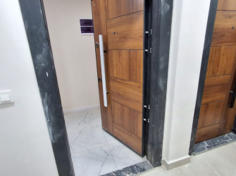 Güngören Merkez'de 1,Kat Cadde Üstü 2+1 Asansörlü 90 m2 Sıfır 