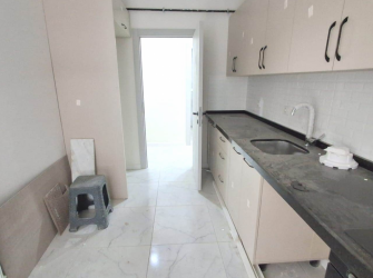 Güngören Merkez'de 1,Kat Cadde Üstü 2+1 Asansörlü 90 m2 Sıfır 