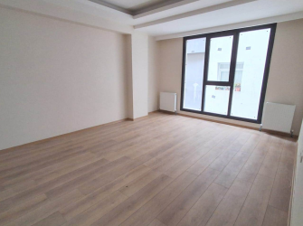 Güngören Merkez'de 1,Kat Cadde Üstü 2+1 Asansörlü 90 m2 Sıfır 