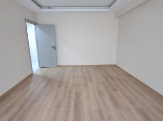 Güngören Merkez'de 1,Kat Cadde Üstü 2+1 Asansörlü 90 m2 Sıfır 