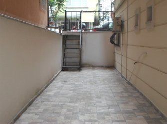 Güngören Akıncılar'da 2+1 Açık Mutfaklı 80 m2 Bahçe Katı 2016 Yapımı