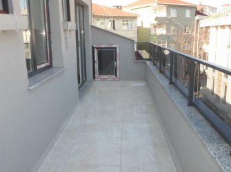 Güngören Güneştepe'de Alt Kat 2+1 Üst Kat 2+1 Yüksek Tavanlı Dubleks