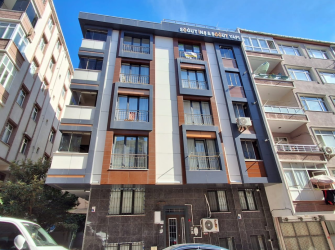 Güngören Merkez'de 4 Yıllık Asansörlü Alt 2+1 Üst 2+1Dubleks 170 m2 