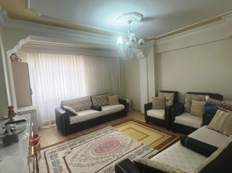 Güngören Güneştepe'de 2,Kat E.Banyolu 3+1 Ön Cephe  Tek Daireli