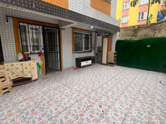 Güngören'de Tramvaya Yakın 2+1 Bahçeli 70 m2 Bahçe Katı Daire